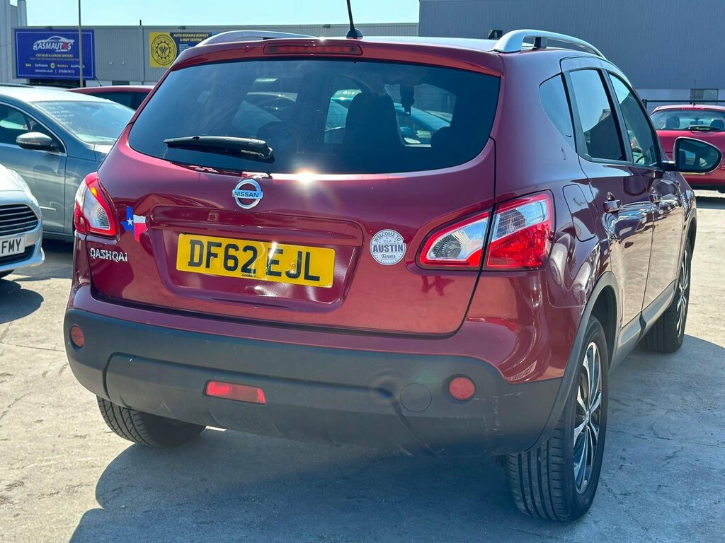Nissan Qashqai 1.6 N-tec Cvt 2Wd Euro 5 Red #3