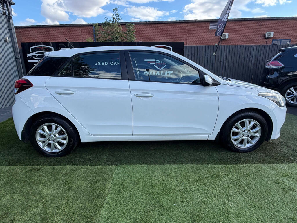 Hyundai I20 1.2 S Air 75 Ps White #8