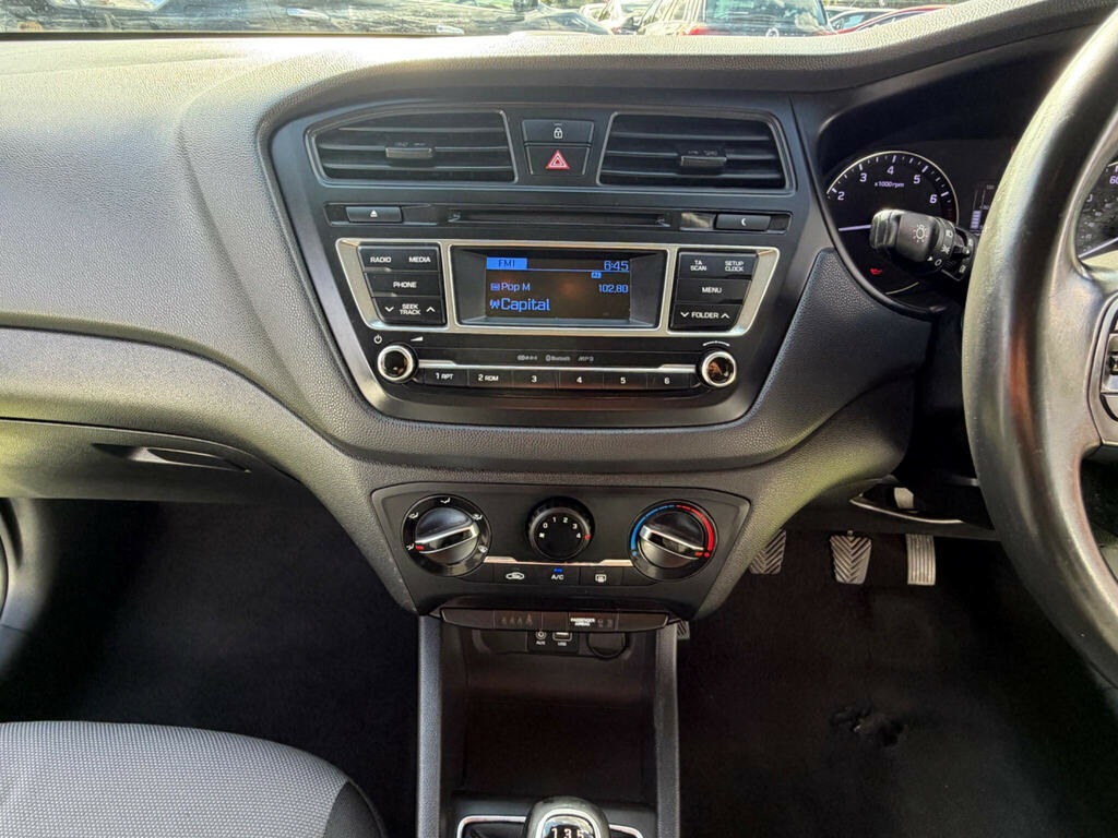 Hyundai I20 1.2 S Air 75 Ps White #35