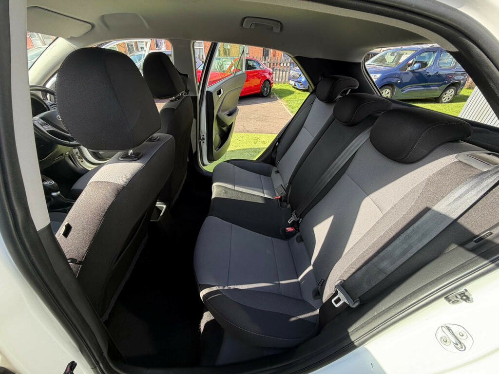 Hyundai I20 1.2 S Air 75 Ps White #25