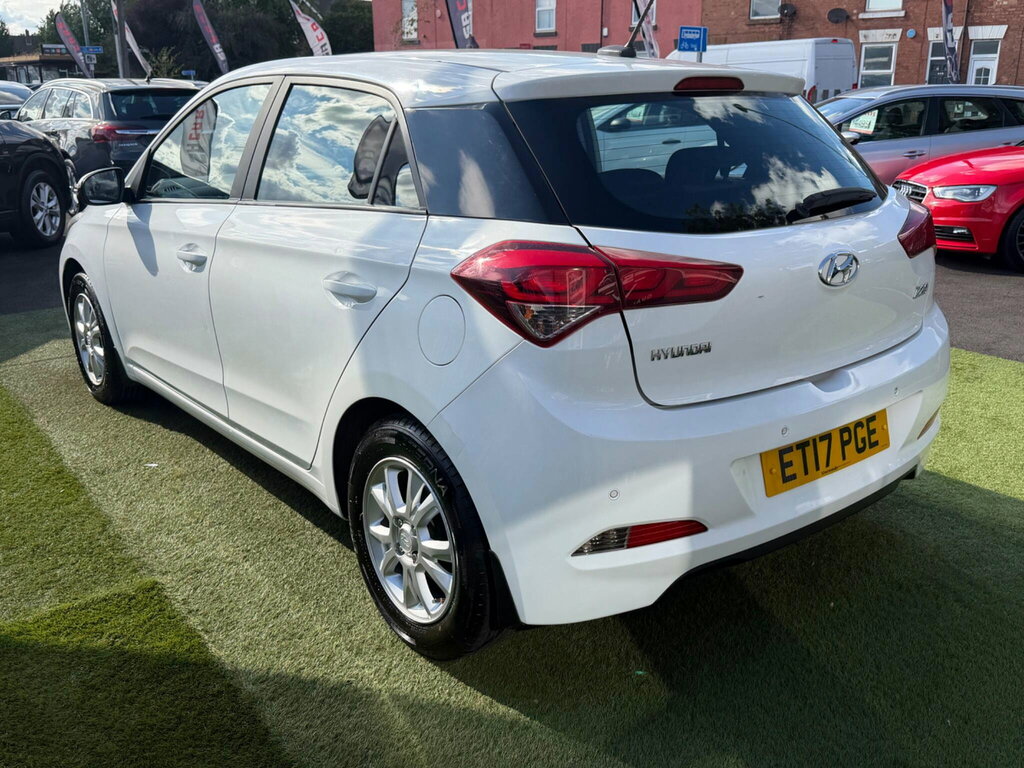Hyundai I20 1.2 S Air 75 Ps White #12