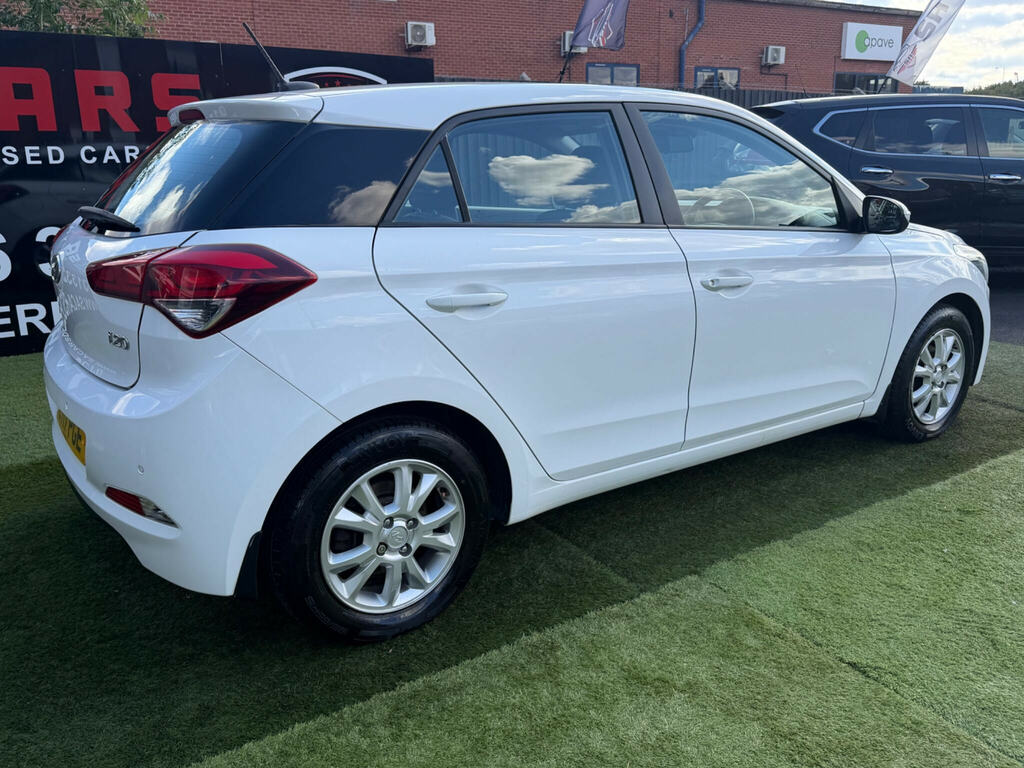 Hyundai I20 1.2 S Air 75 Ps White #9