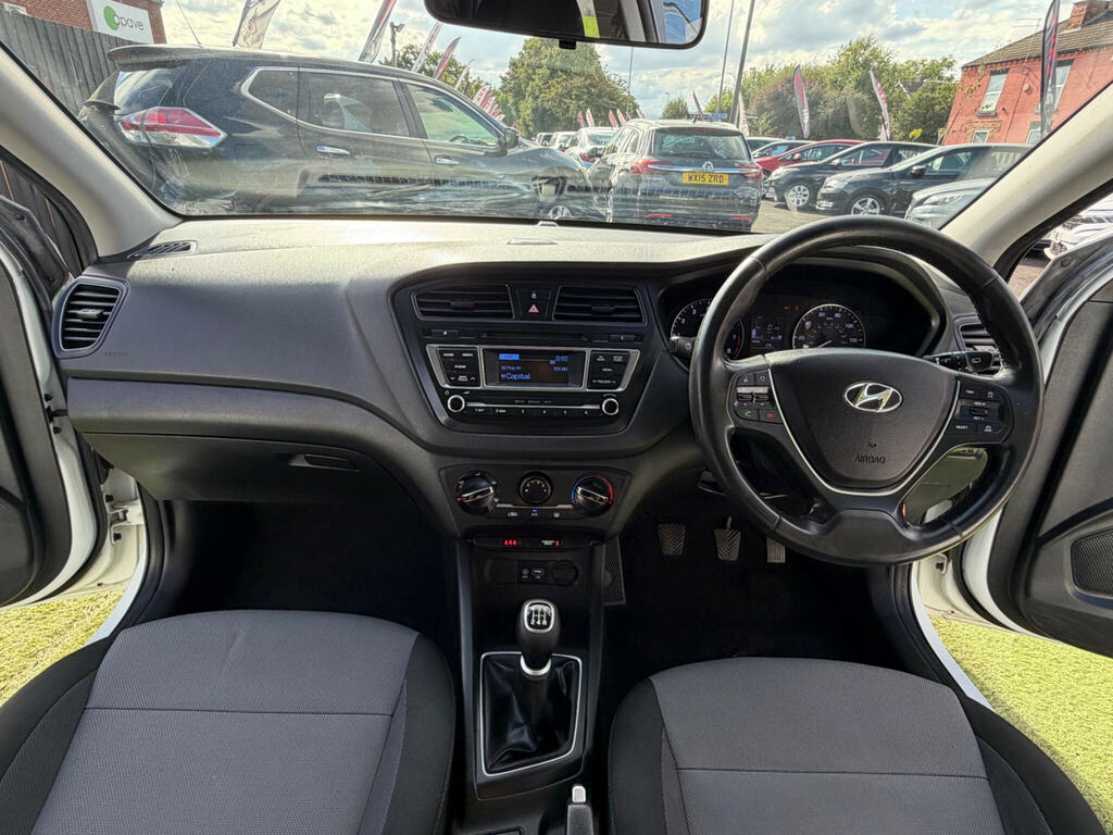 Hyundai I20 1.2 S Air 75 Ps White #33