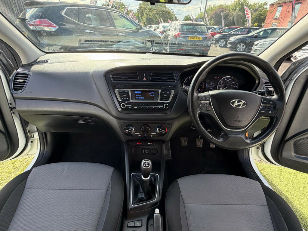 Hyundai I20 1.2 Se Hatchback Euro 6 84 Ps White #2