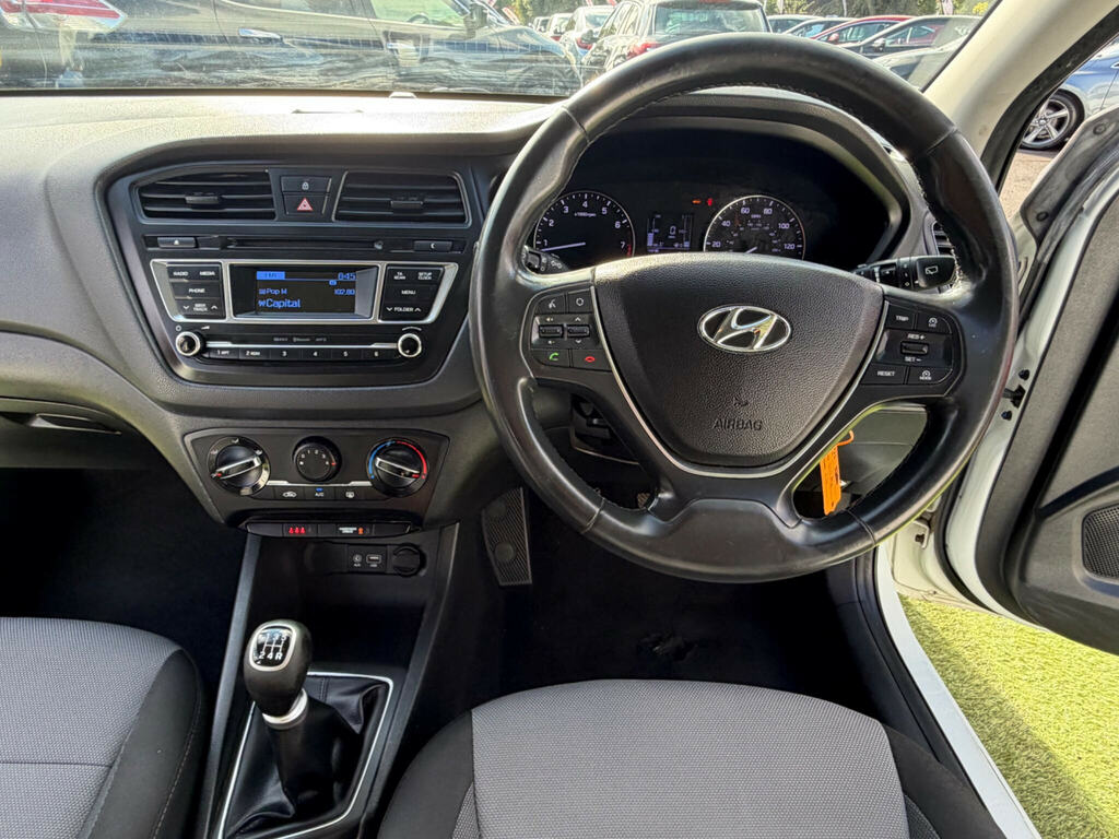 Hyundai I20 1.2 S Air 75 Ps White #37