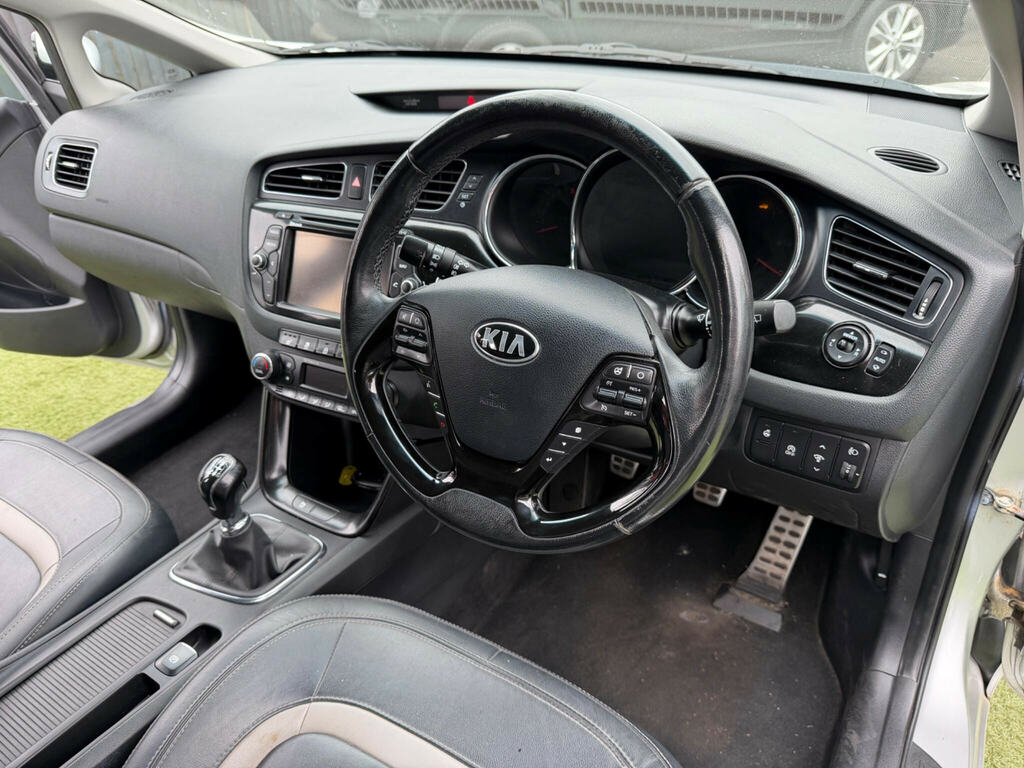 Kia Ceed 1.6 Gdi Ecodynamics 4 Hatchback Silver #3