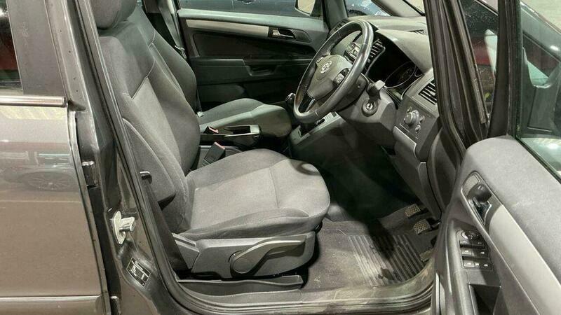 Vauxhall Zafira 1.6L Exclusiv 113 Bhp Black #8