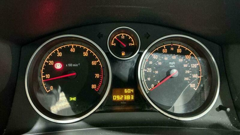 Vauxhall Zafira 1.6L Exclusiv 113 Bhp Black #11