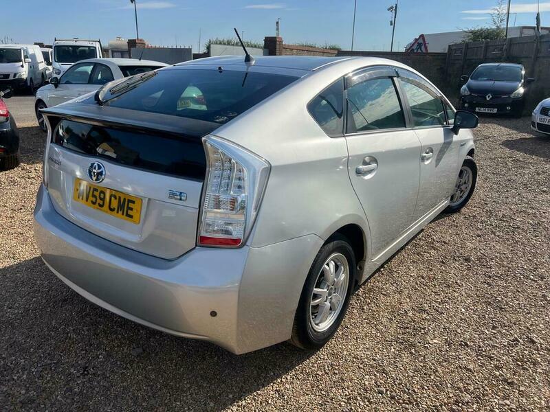 Toyota Prius 1.8 Vvt-h T3 Hatchback Silver #2