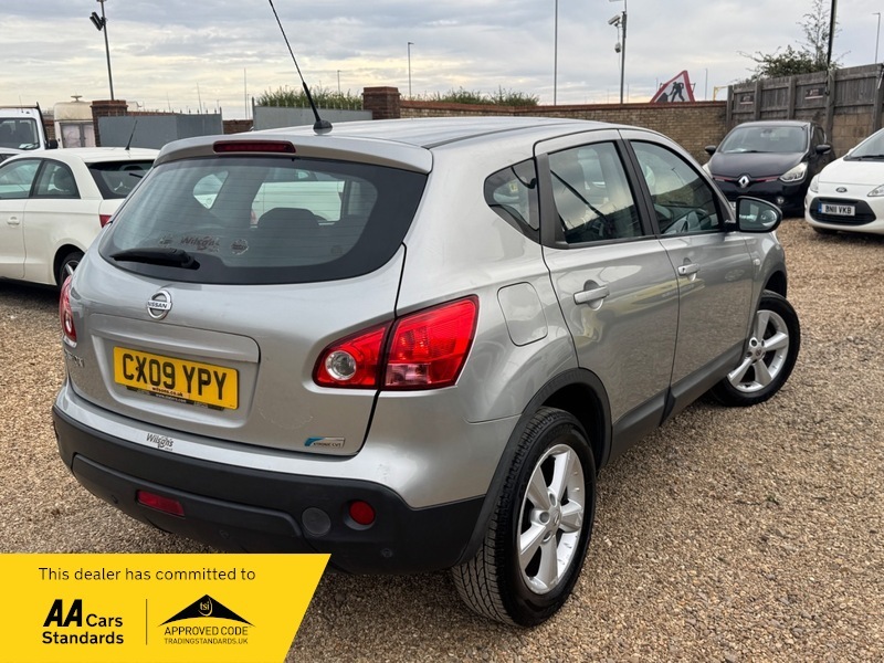 Nissan Qashqai 1.6 Visia Silver #4