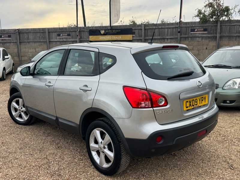 Nissan Qashqai 1.6 Visia Silver #7