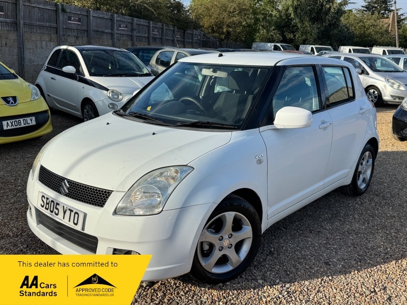 Suzuki Swift Vvts Glx White #6