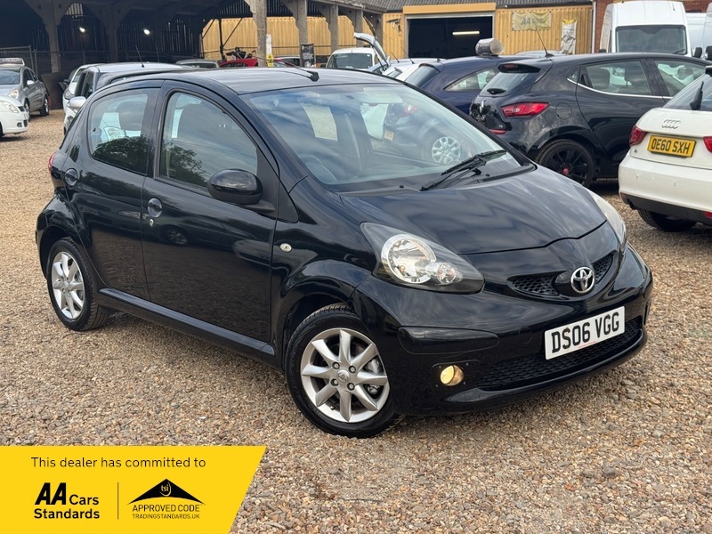 Toyota Aygo Vvt-i Black M M Black #2