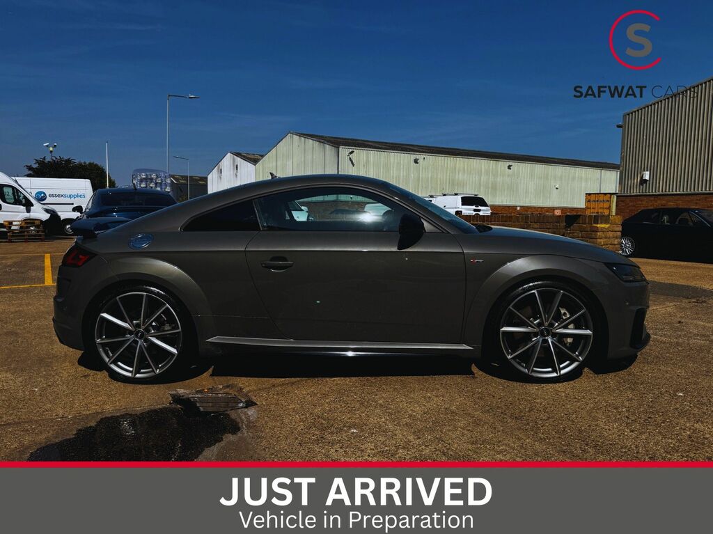 Audi TT 2023 2.0 Tfsi 45 Black Edition Coupe S Black #3