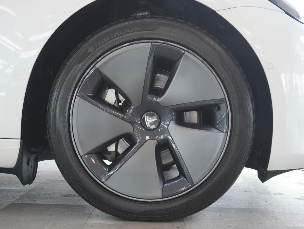 Tesla Model 3 Dual Motor Long Range Saloon 4 VGZ2559 White #2