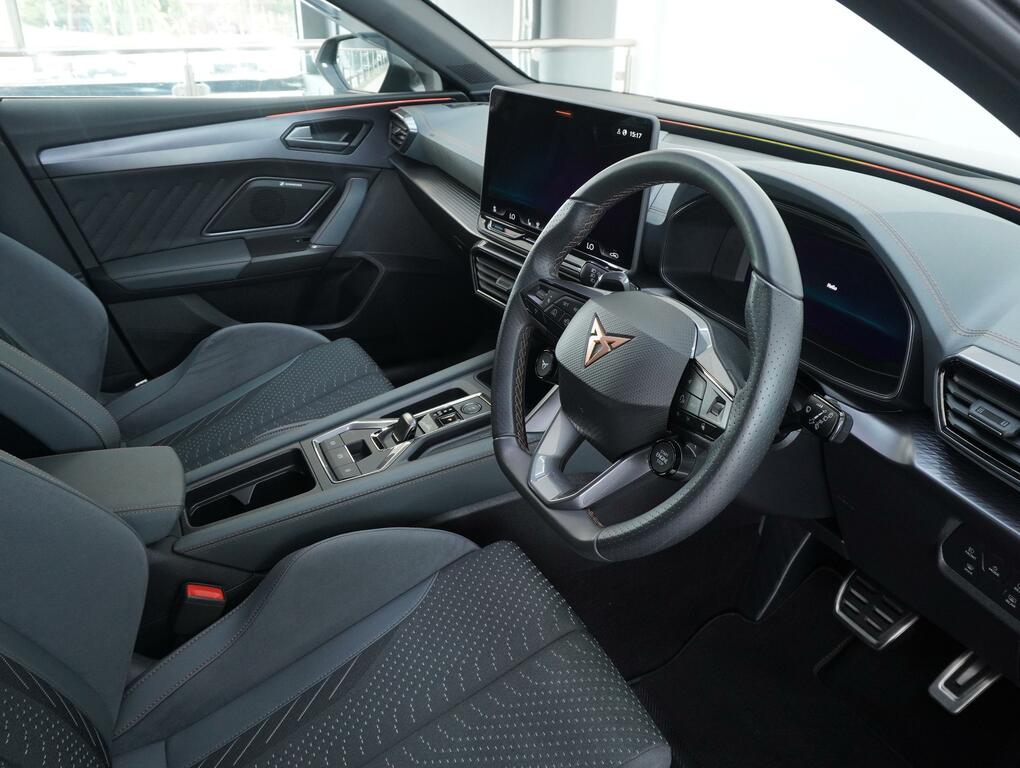 Cupra Leon 1.5 Ehybrid 25.8Kwh Vz3 Hatchback Plug- Black #2