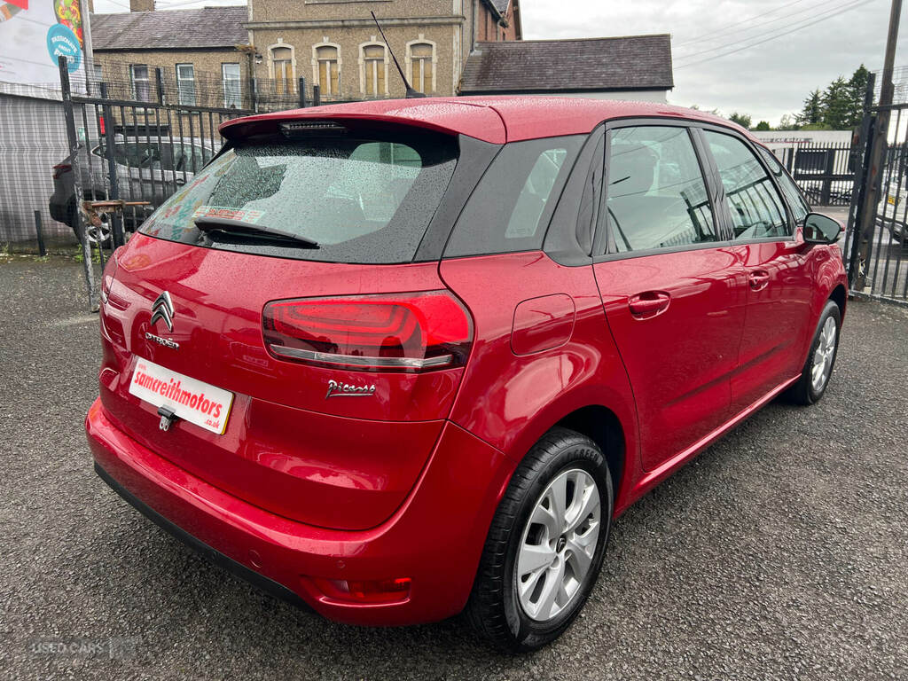 Citroen C4 Picasso 1.6 Bluehdi 100 Touch Edition Red #4