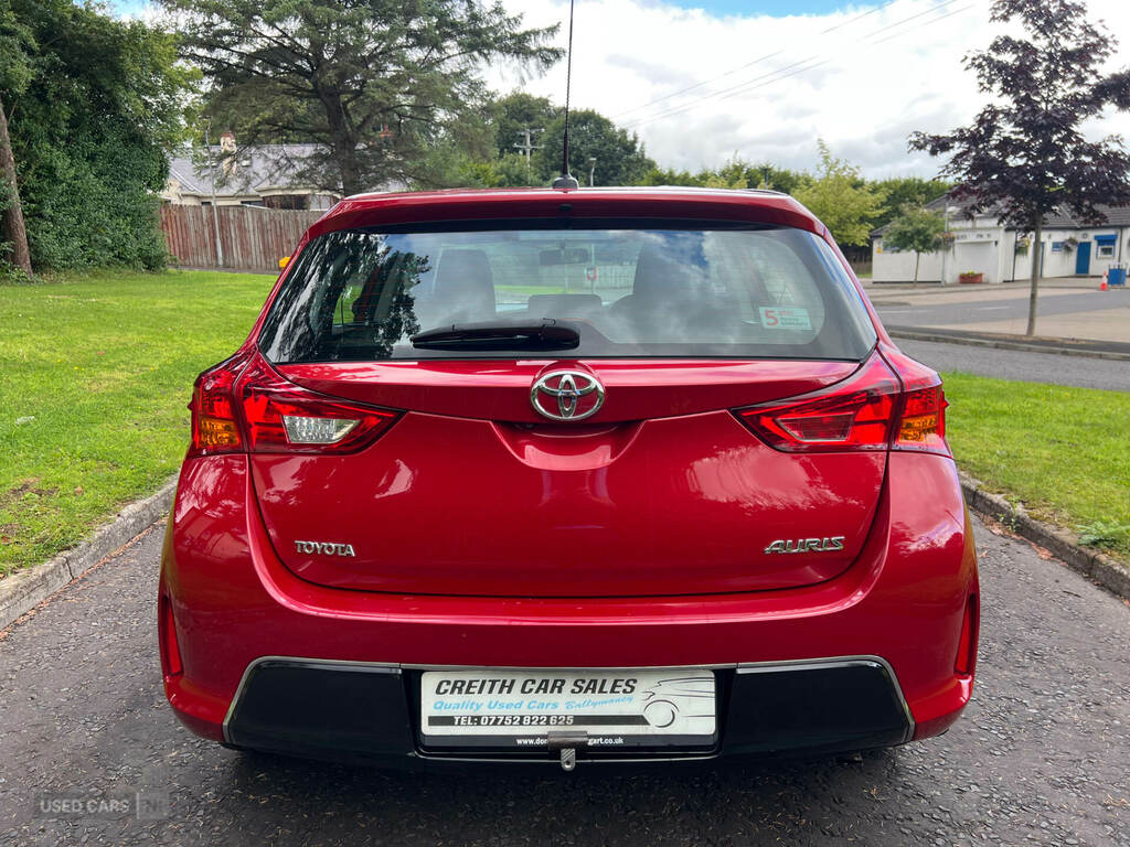 Toyota Auris 1.4 D-4d Icon Red #6
