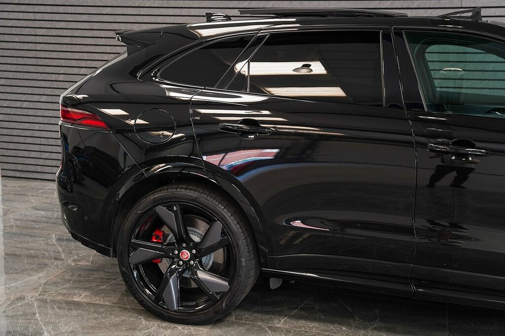 Jaguar F-Pace Jaguar Estate 2.0 P250 Se Awd Red #24