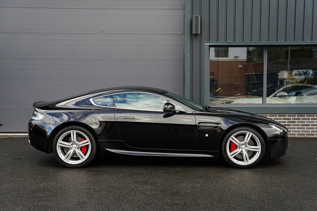 Aston Martin Vantage V8 Black #4