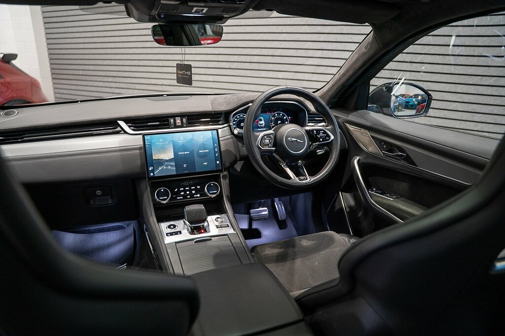 Jaguar F-Pace P550 V8 Svr Grey #4