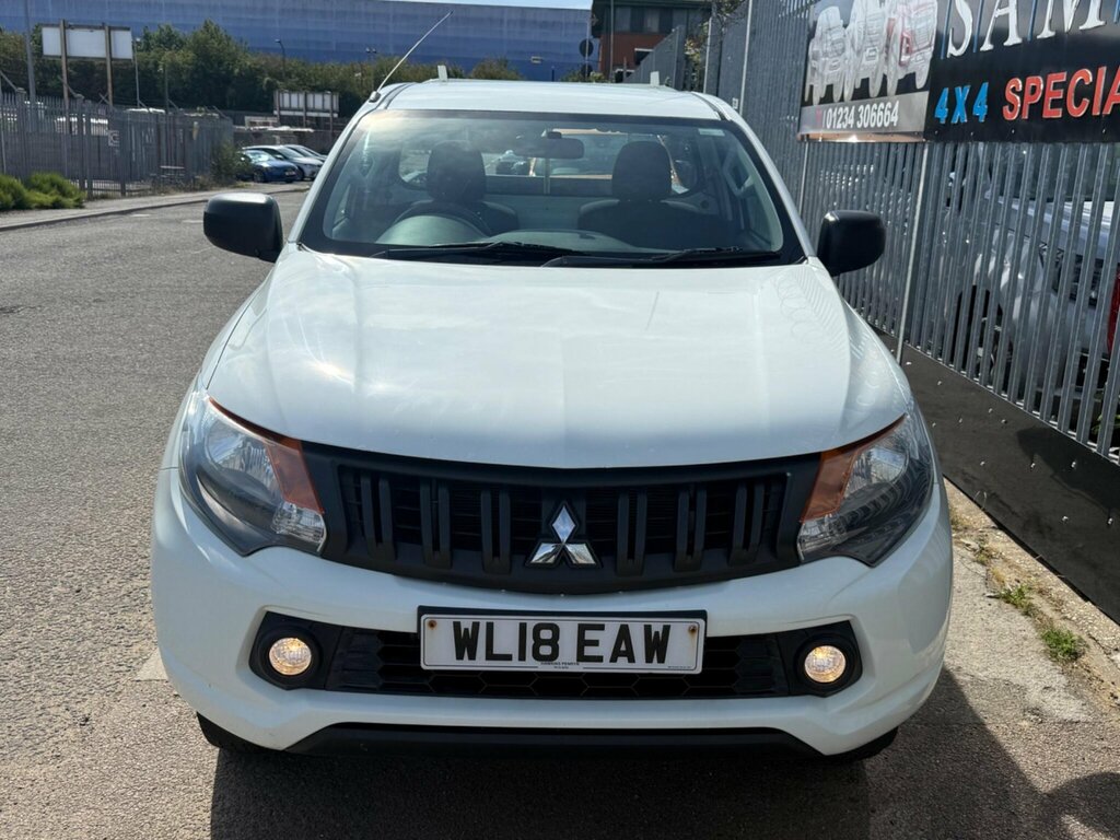 Mitsubishi L200 2.4 Di-d Sc 4Life 4Wd Euro 6 Ss White #2