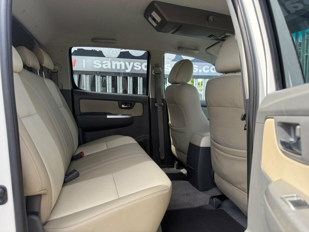 Toyota HILUX 3.0 Invincible 4X4 D-4d Dcb 169 Bhp Blue #10