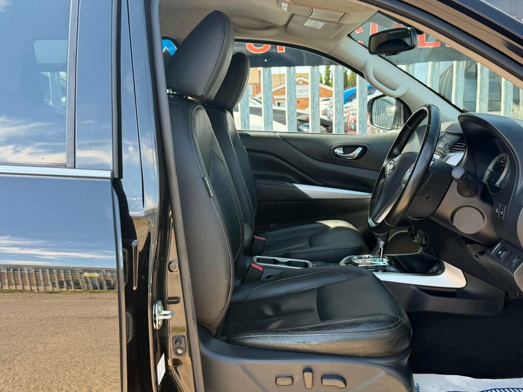 Nissan Navara Double Cab Pick Up N-guard 2.3Dci 190 Tt 4Wd White #13