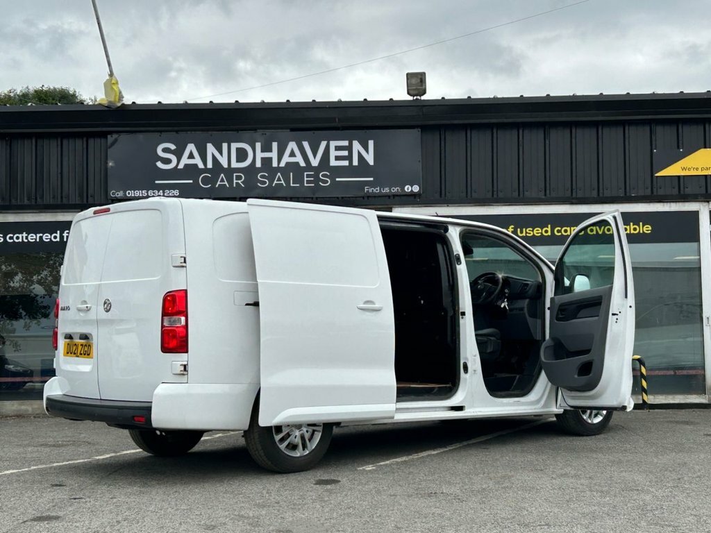 Vauxhall Vivaro 2L Sportive White #6
