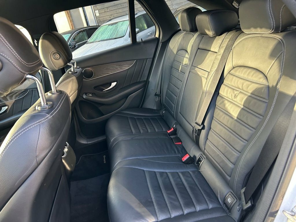 Mercedes-Benz GLC Class 300 4Matic Amg Line 9G-tronic 2020 Black #25