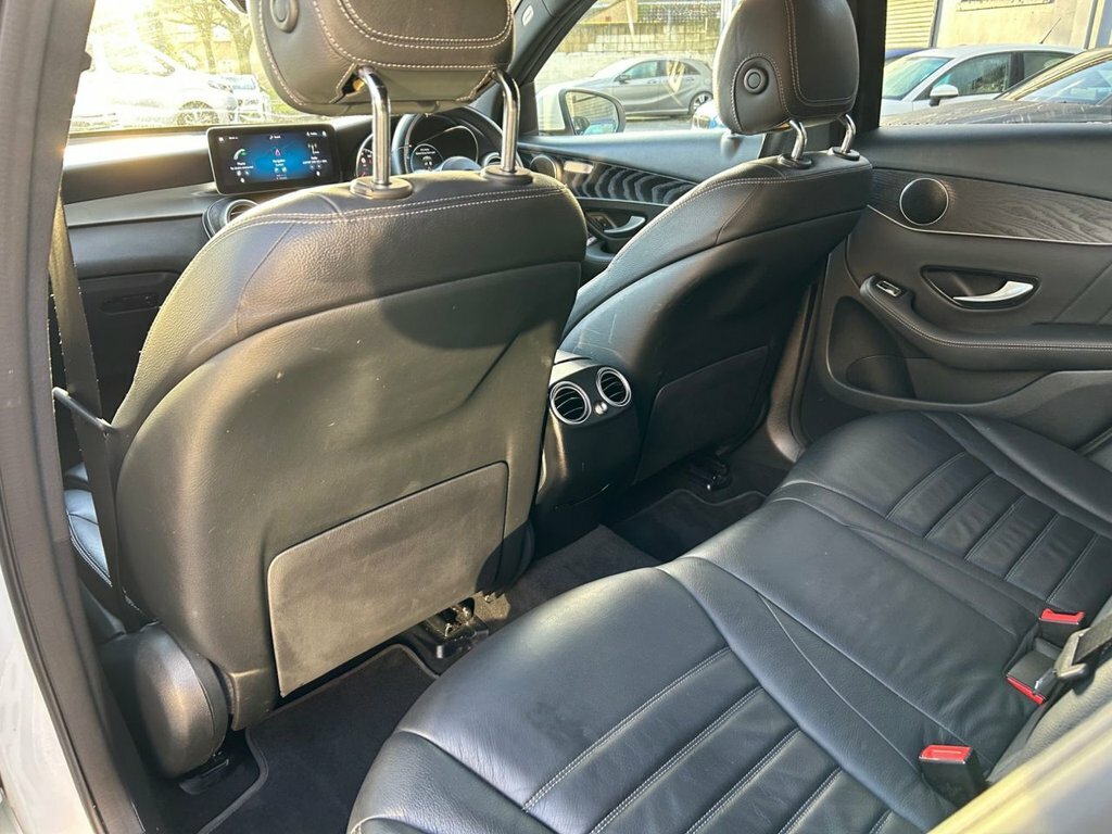Mercedes-Benz GLC Class 300 4Matic Amg Line 9G-tronic 2020 Black #24