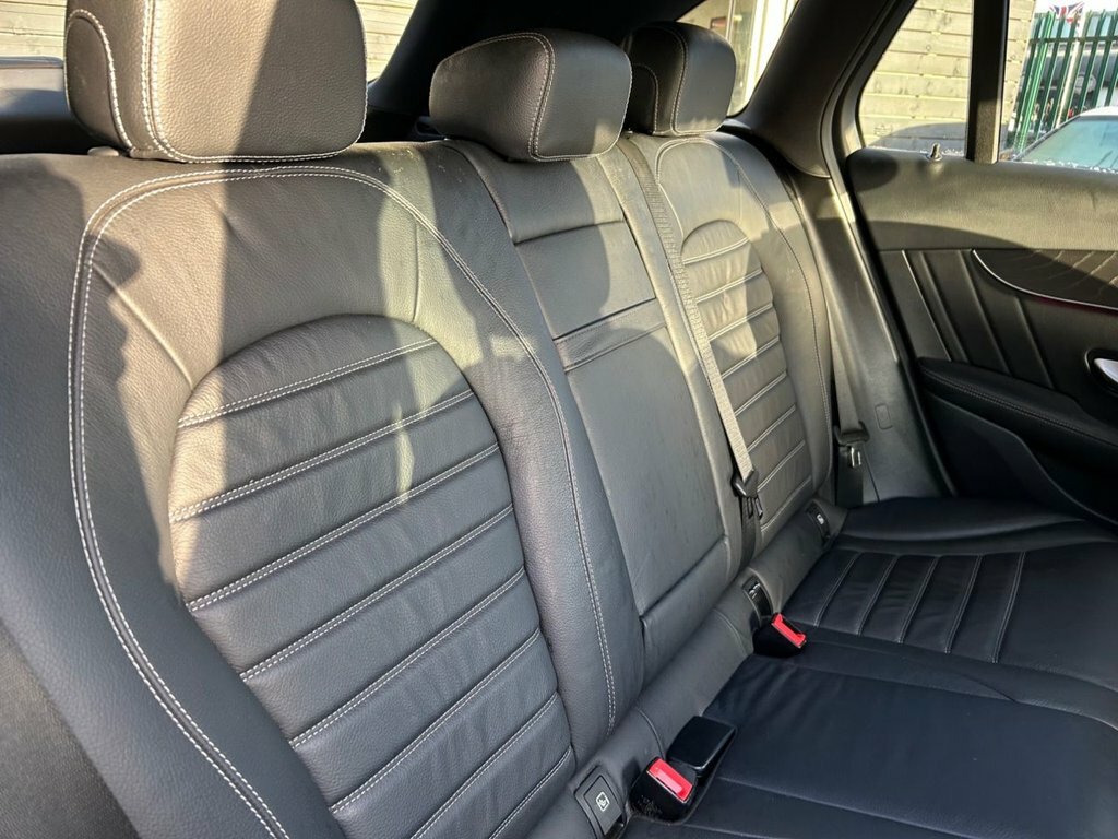 Mercedes-Benz GLC Class 300 4Matic Amg Line 9G-tronic 2020 Black #28
