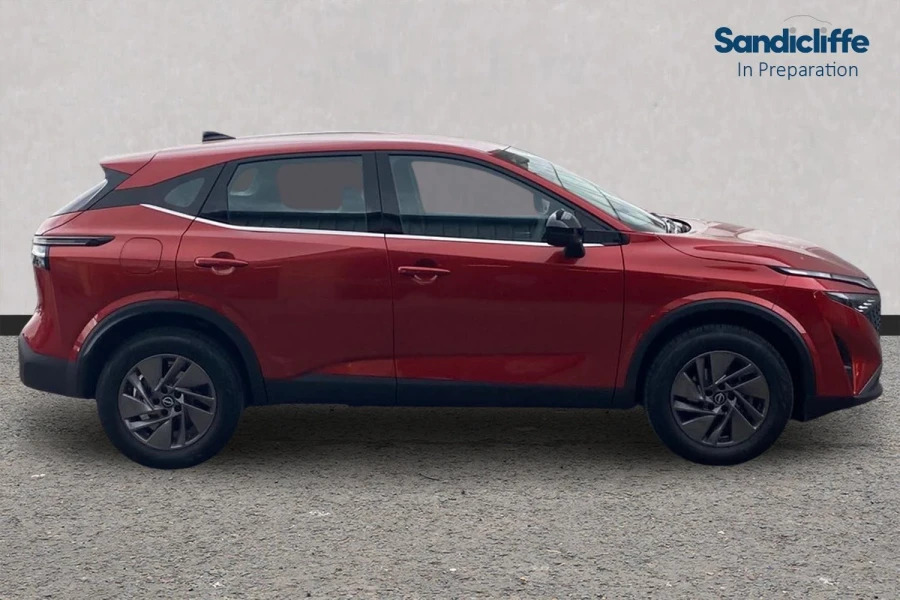 Nissan Qashqai Qashqai 1.3 Dig-t Mh Acenta Premium Hatchback GY26ZFT Red #2