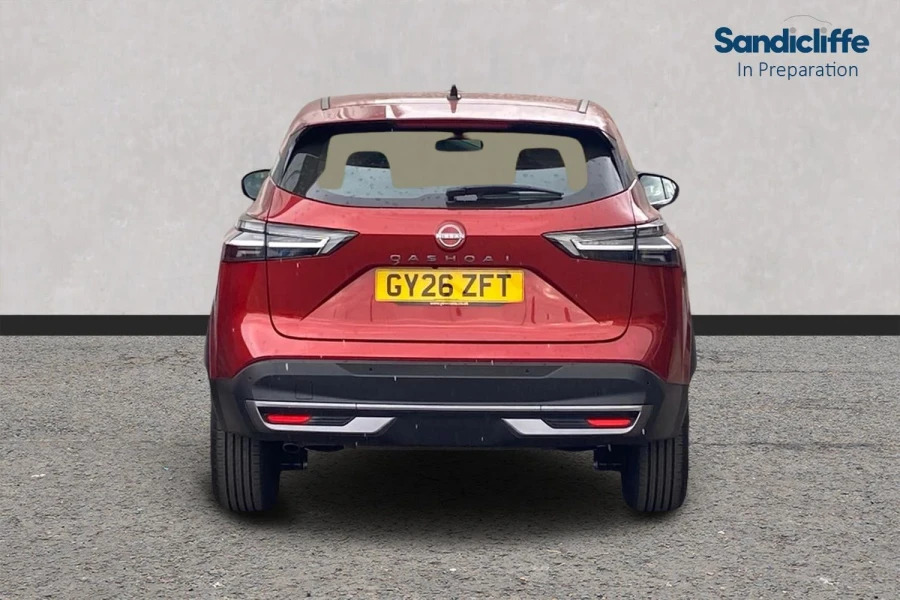 Nissan Qashqai Qashqai 1.3 Dig-t Mh Acenta Premium Hatchback GY26ZFT Red #3
