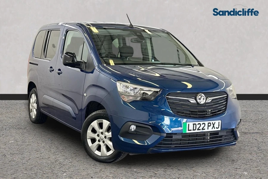Vauxhall Combo-e Life Combo Life 100Kw Se 50Kwh 7 Seat Estate Blue