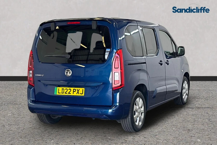Vauxhall Combo-e Life Combo Life 100Kw Se 50Kwh 7 Seat Estate Blue #4