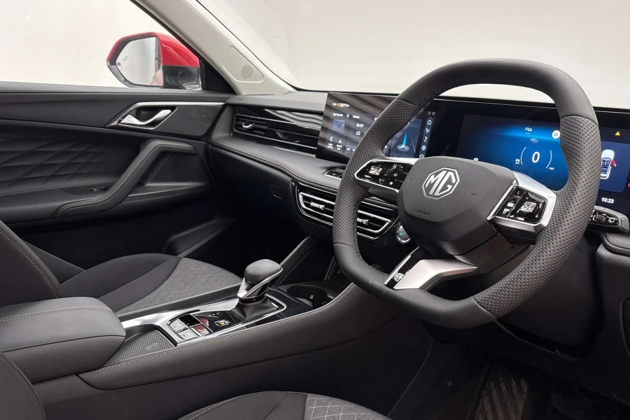 MG HS Hs 1.5 T-gdi Hybrid Se Hatchback Red #4