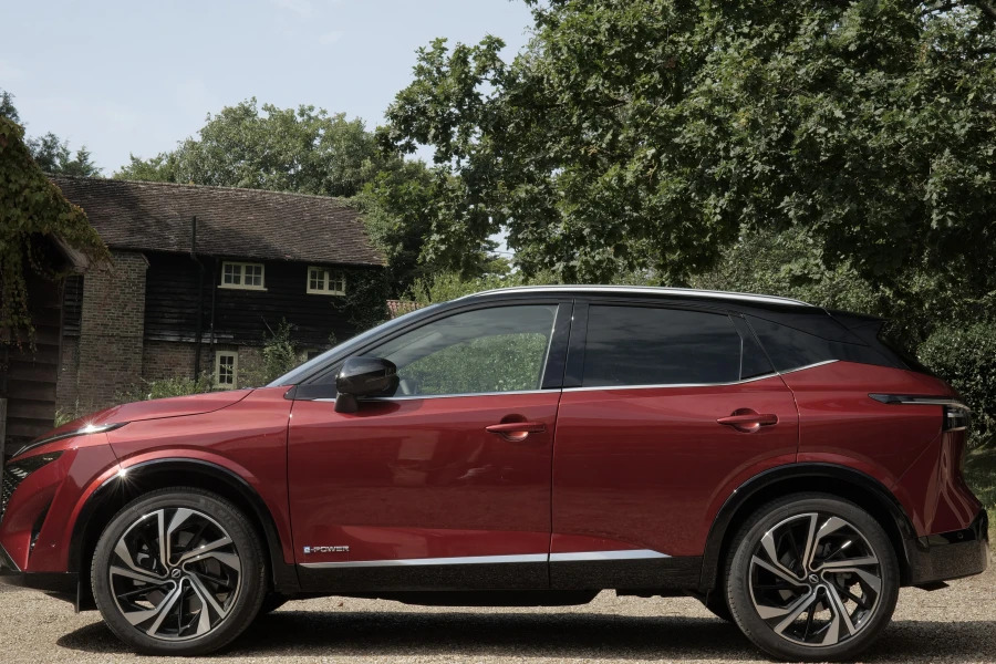 Nissan Qashqai 1.5 E-power N-connecta Black #1