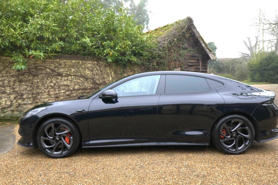 MG IM5 Im5 553Kw Performance 100Kwh Hatchback Blue
