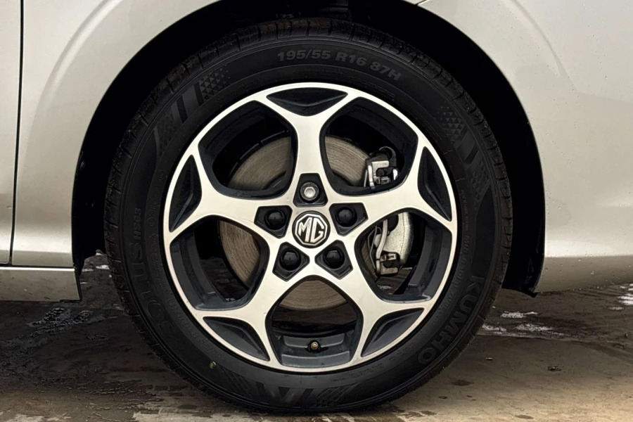 MG IM6 Im6 553Kw Performance 100Kwh Awd Estate Silver #6