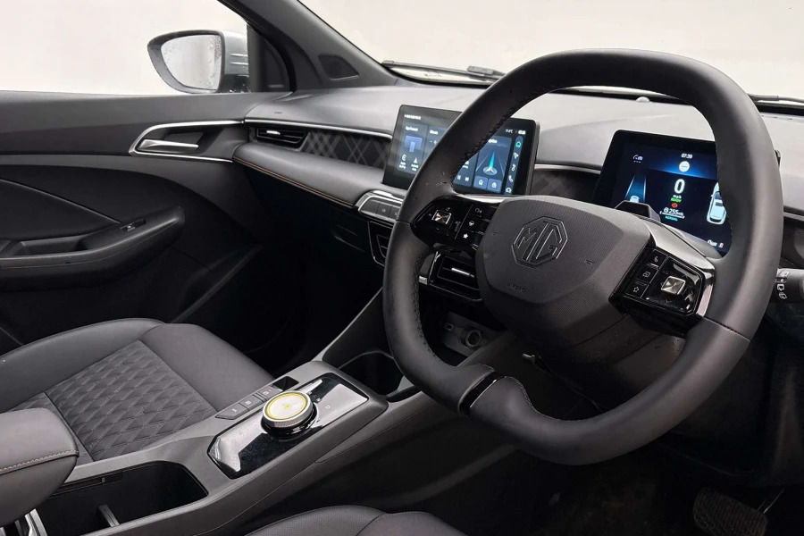 MG IM6 Im6 553Kw Performance 100Kwh Awd Estate Silver #4