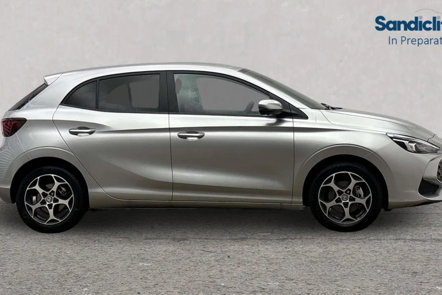 MG IM6 Im6 553Kw Performance 100Kwh Awd Estate Silver #2