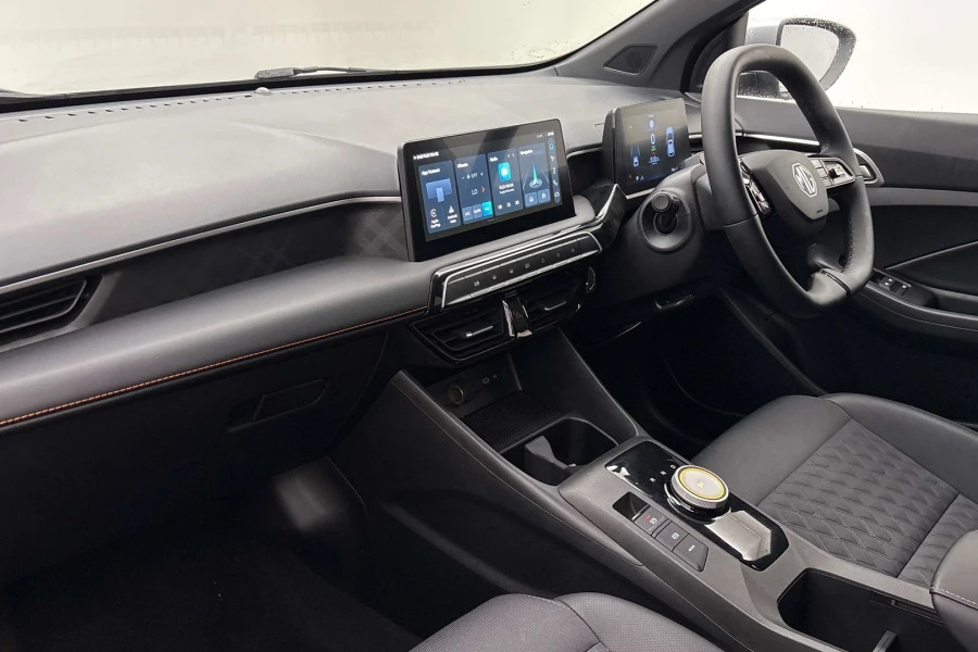 MG IM6 Im6 553Kw Performance 100Kwh Awd Estate Silver #5