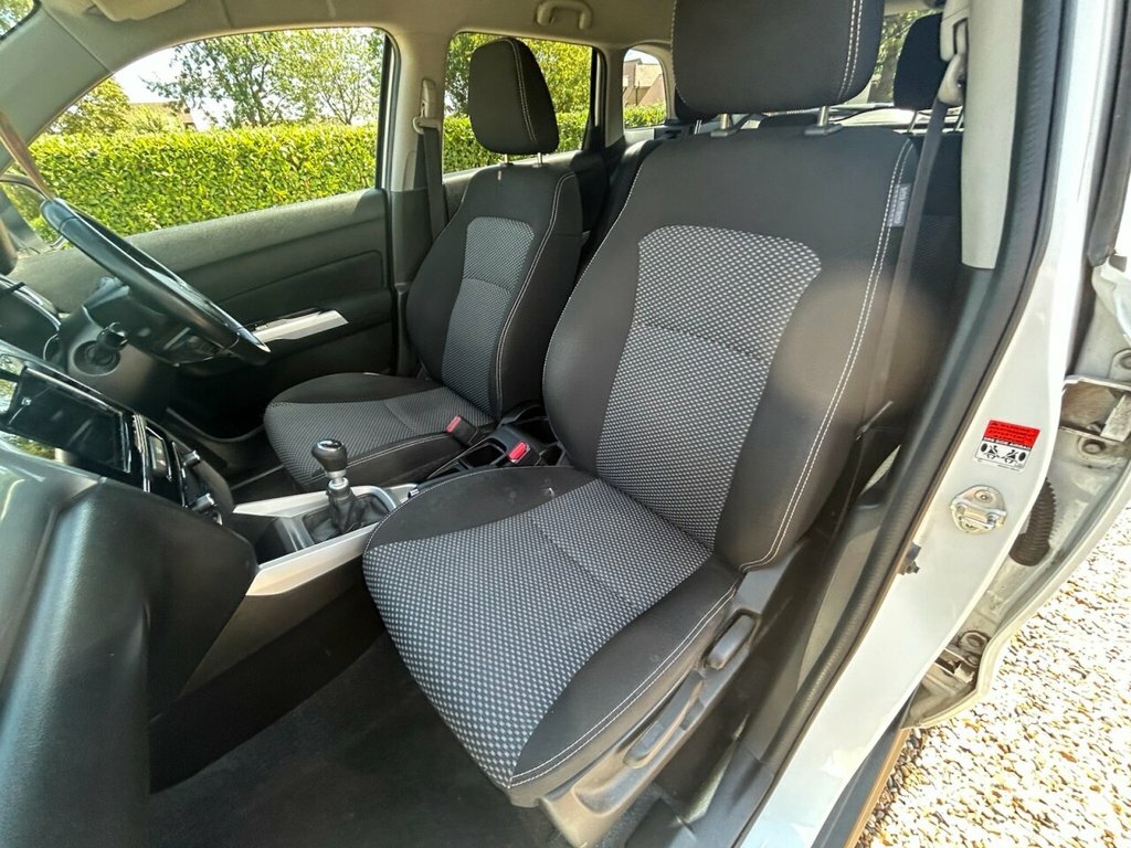 Suzuki Vitara 1.6 Sz5 Urban Allgrip 118 Bhp Orange #40