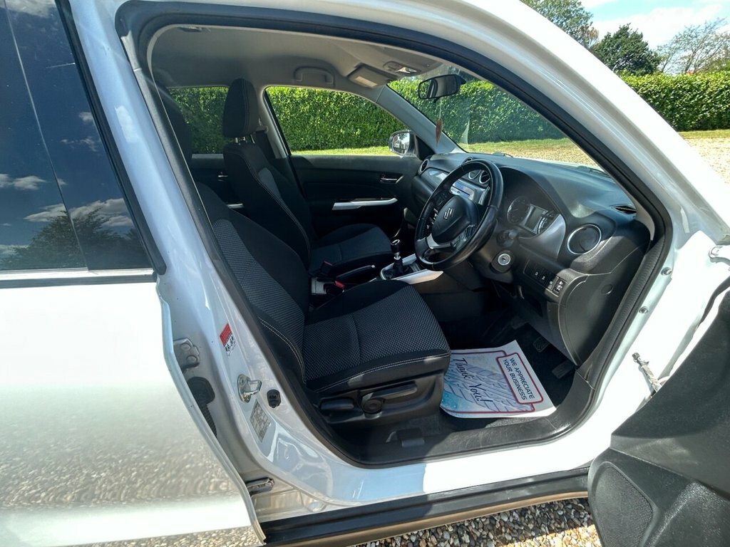 Suzuki Vitara 1.6 Sz5 Urban Allgrip 118 Bhp Orange #25
