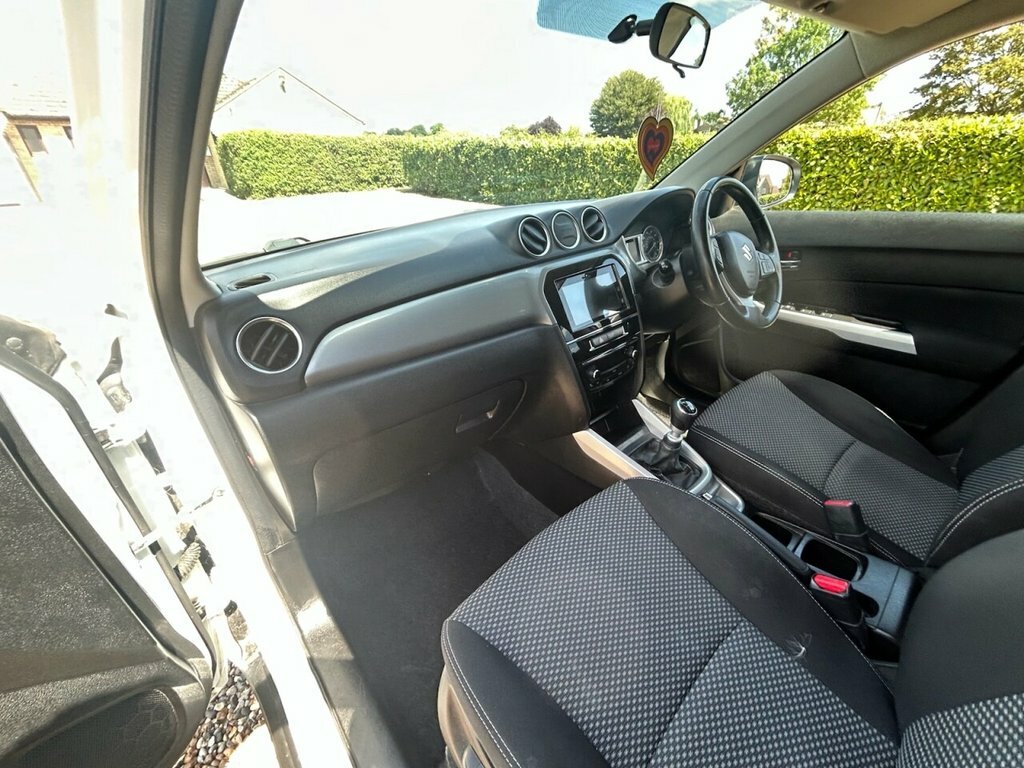 Suzuki Vitara 1.6 Sz5 Urban Allgrip 118 Bhp Orange #39