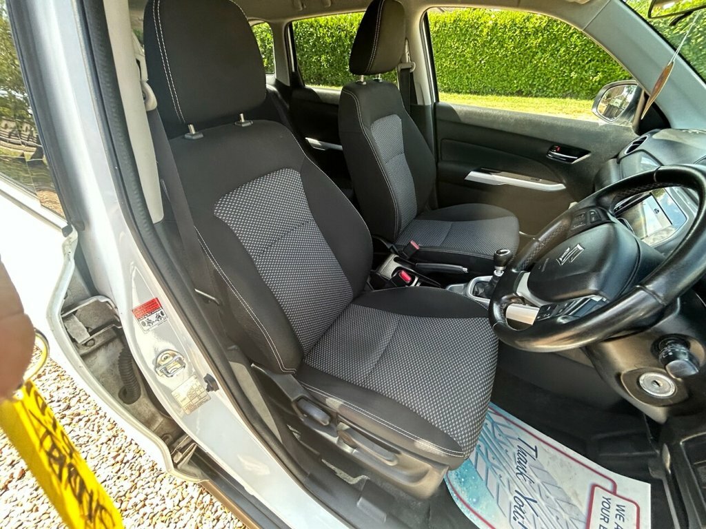 Suzuki Vitara 1.6 Sz5 Urban Allgrip 118 Bhp Orange #26