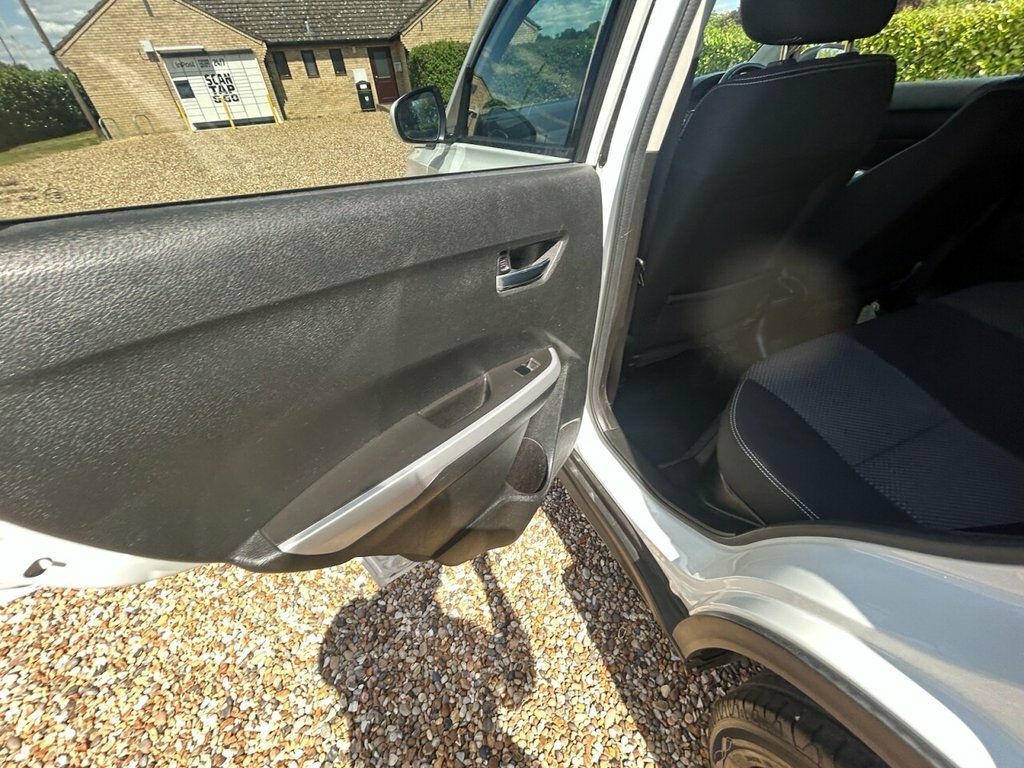 Suzuki Vitara 1.6 Sz5 Urban Allgrip 118 Bhp Orange #33