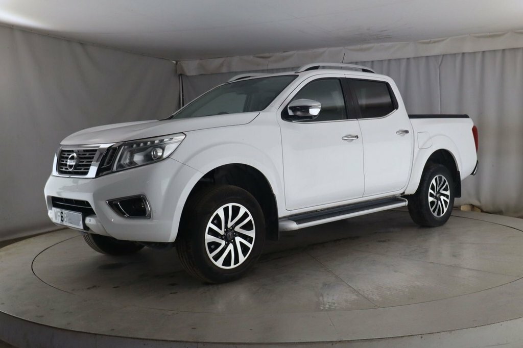 Nissan Navara Dci Tekna Pickup Double Yellow #1