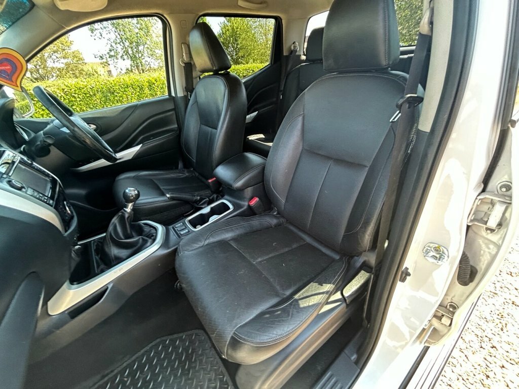 Nissan Navara 2.3 Dci Tekna Double Cab Pickup 4Wd Euro 6 Ss Black #39